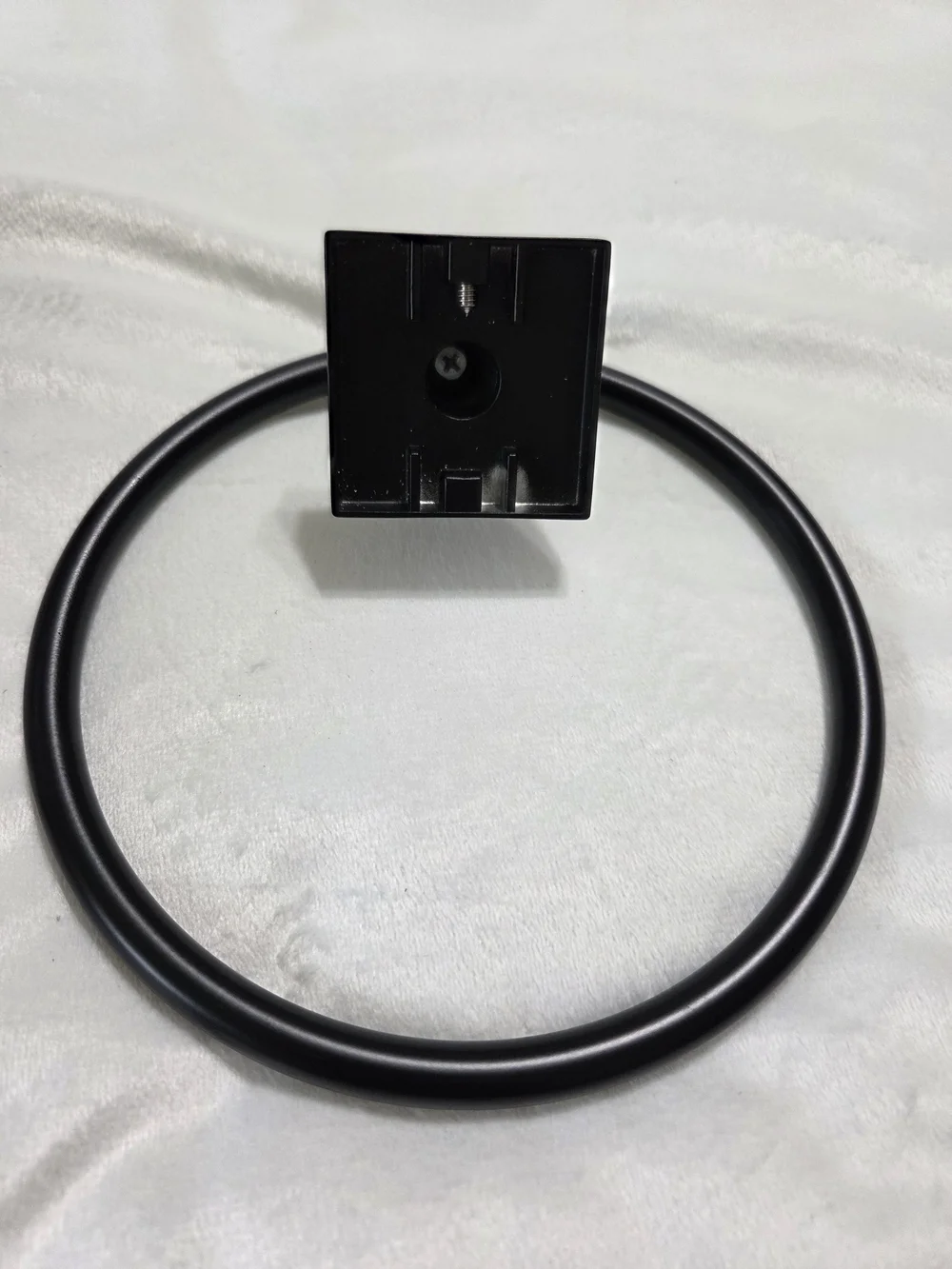 New Delta Averland Black Towel Ring AVE46-MB